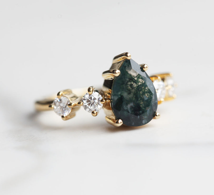 Apollonia Pear Moss Agate Ring with Round Moissanites