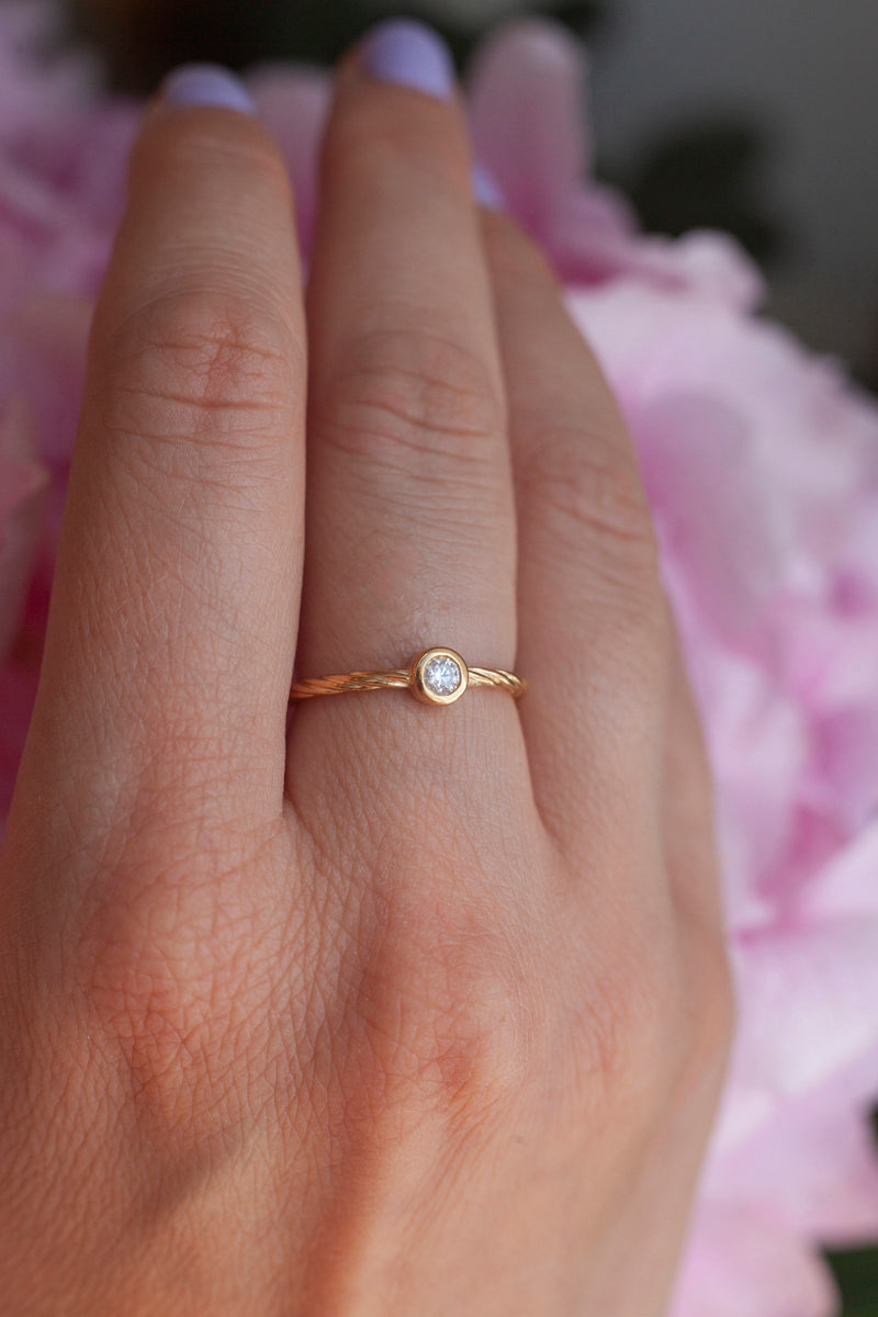 Rope Ring with Solitaire Moissanite