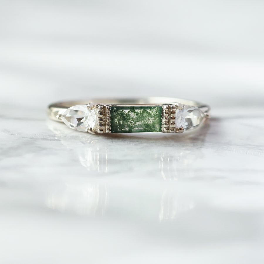 Tania Moss agate Baguette Ring with White Topaz