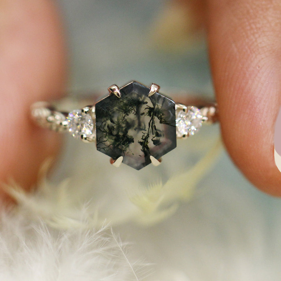 Vista Hexagon Moss Agate Ring with Leaves Band