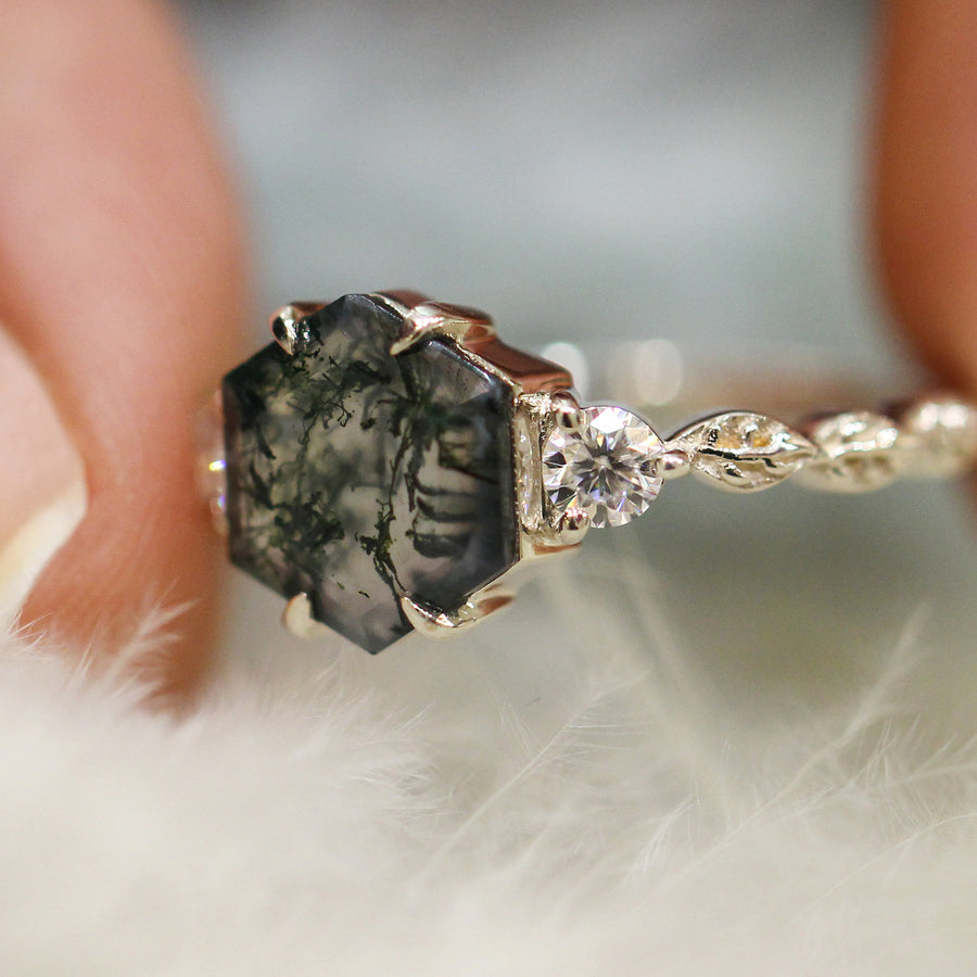 Vista Hexagon Moss Agate Ring with Leaves Band