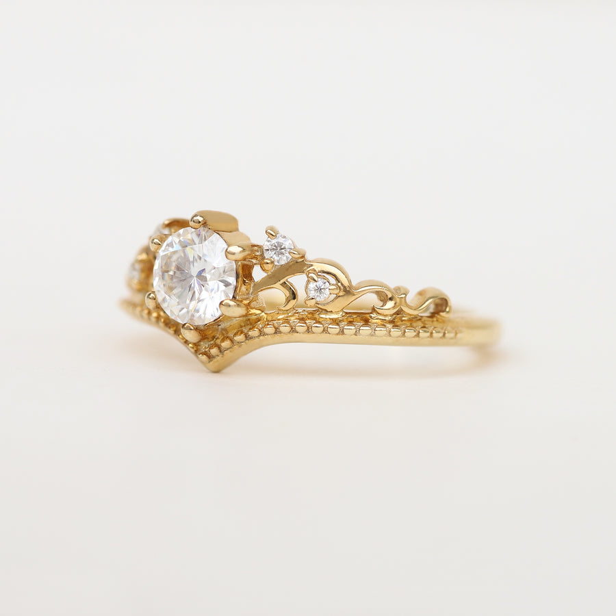 Lorna Vintage Solitaire Ring with Moissanite