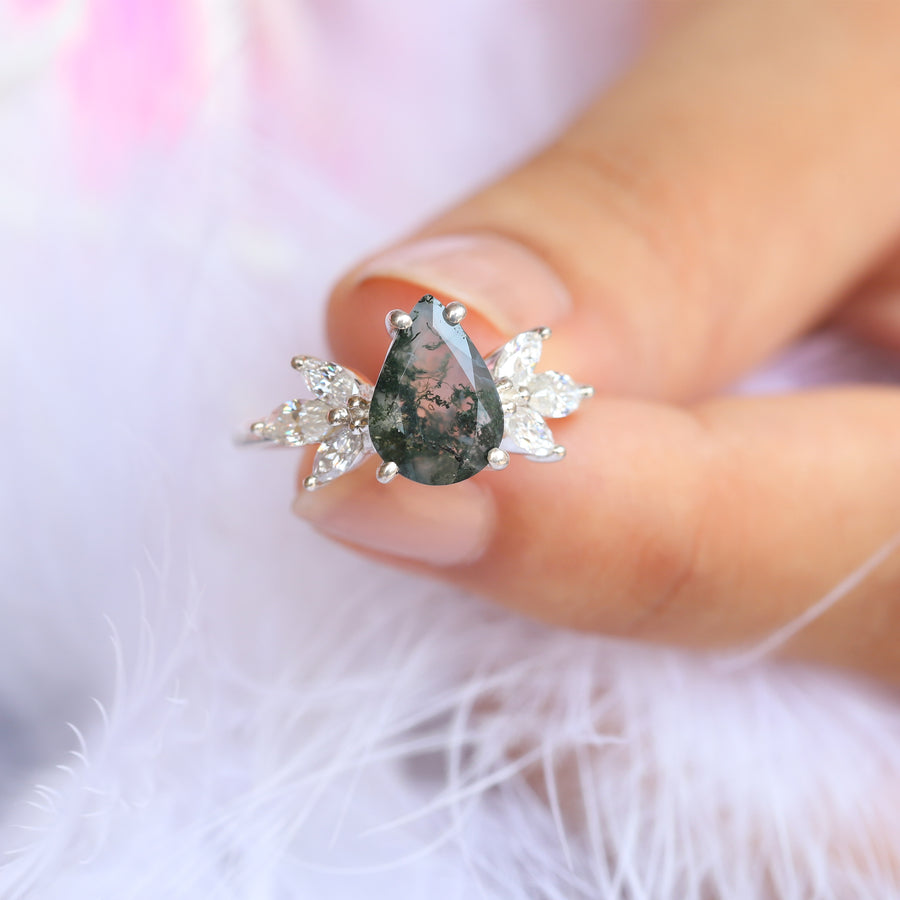 Easy wear Diamond Engagement ring - Monica Szwaja
