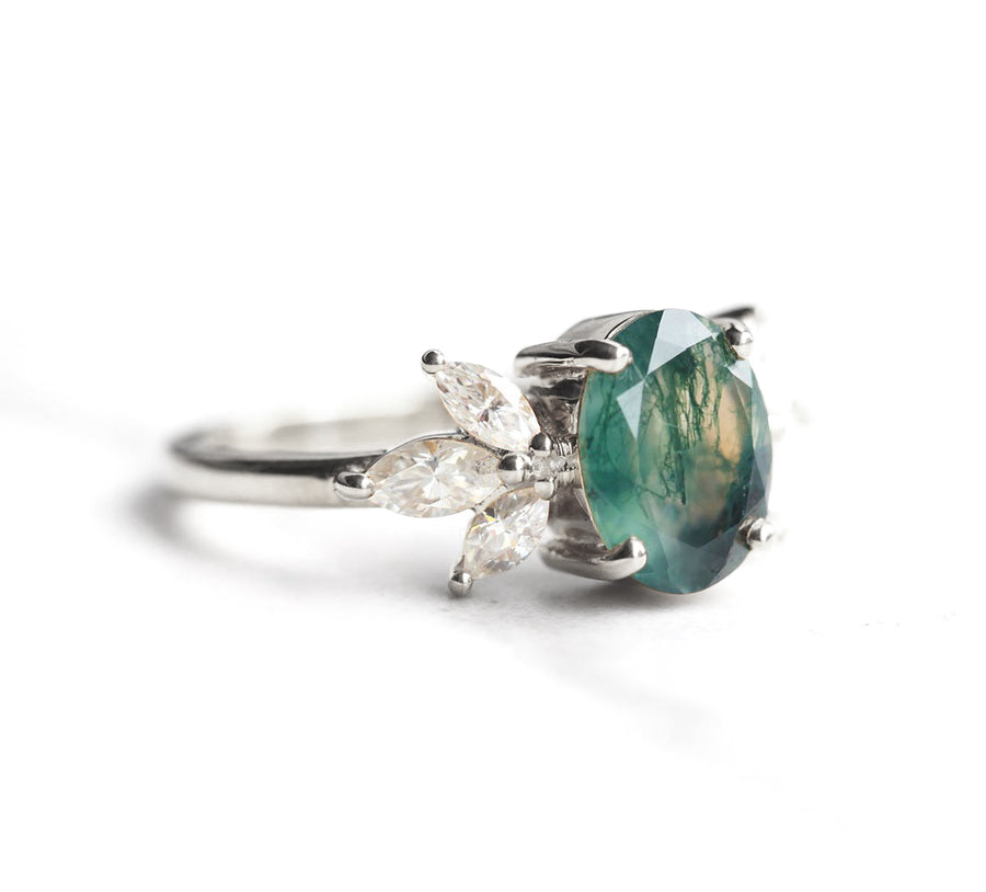 Meghan Oval Moss Agate Ring with Petal Side Moissanites