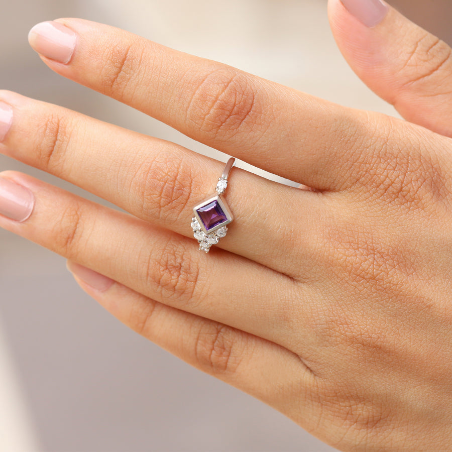 Isla Amethyst Square Ring with side Moissanite