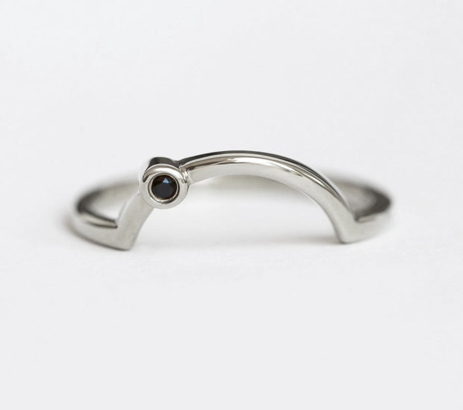 Eclipse Black Spinel Curved Band