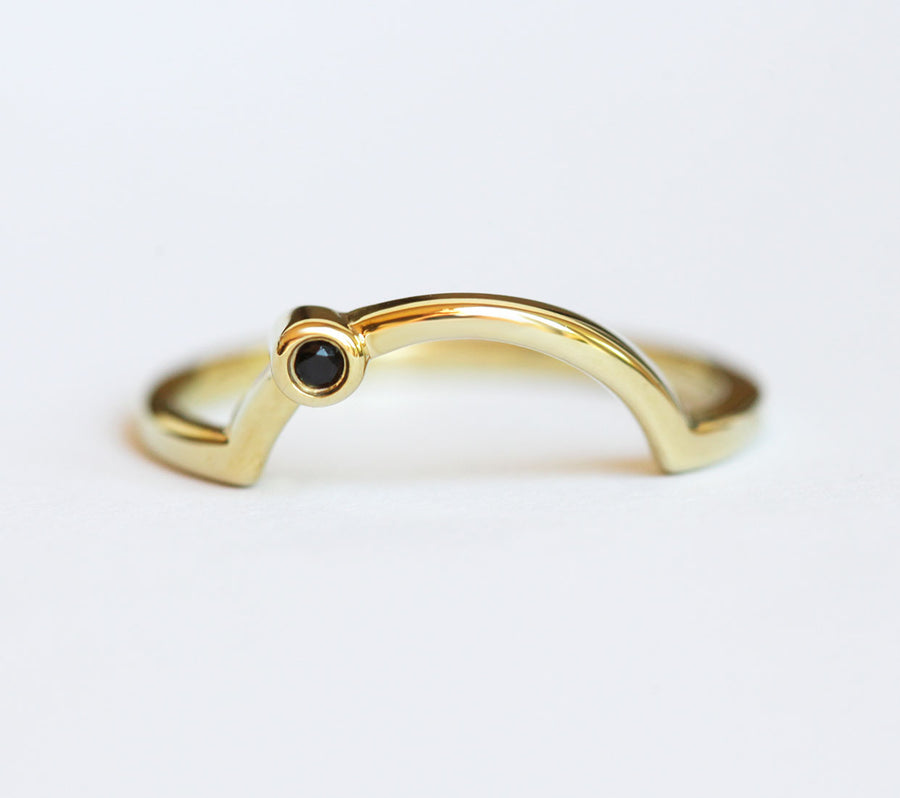 Eclipse Black Spinel Curved Band