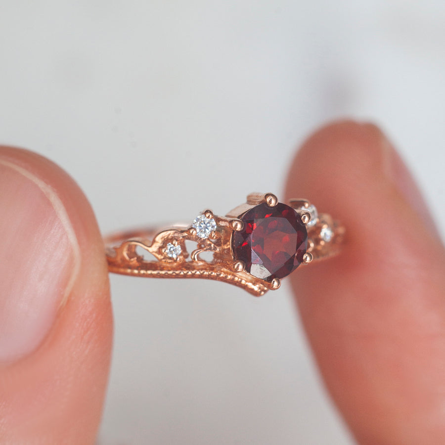 Lorna Vintage Solitaire Ring with Garnet
