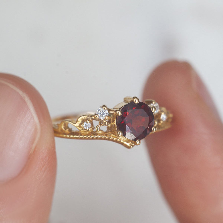 Lorna Vintage Solitaire Ring with Garnet