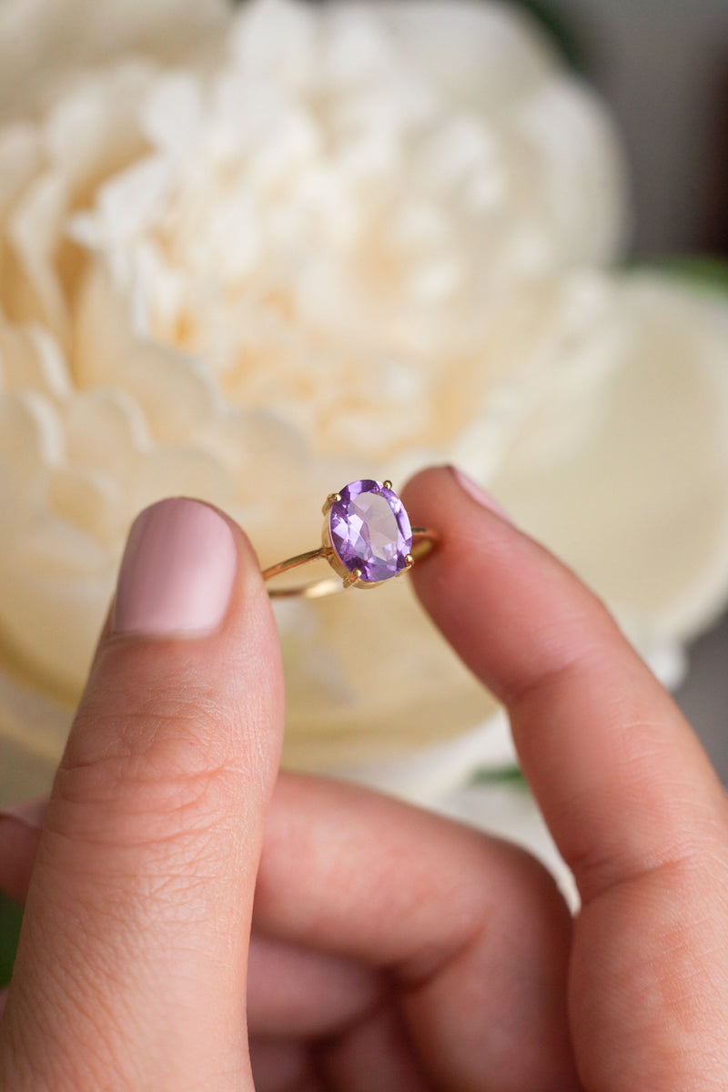 Blake Oval Amethyst Solitaire Ring